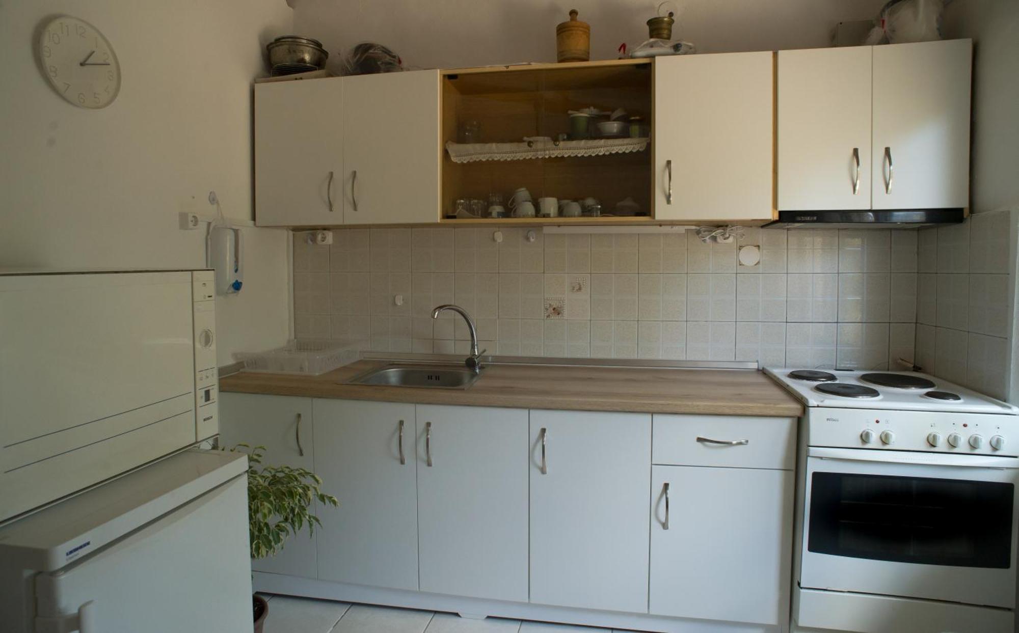 Walnuthouse Apartment Dikella